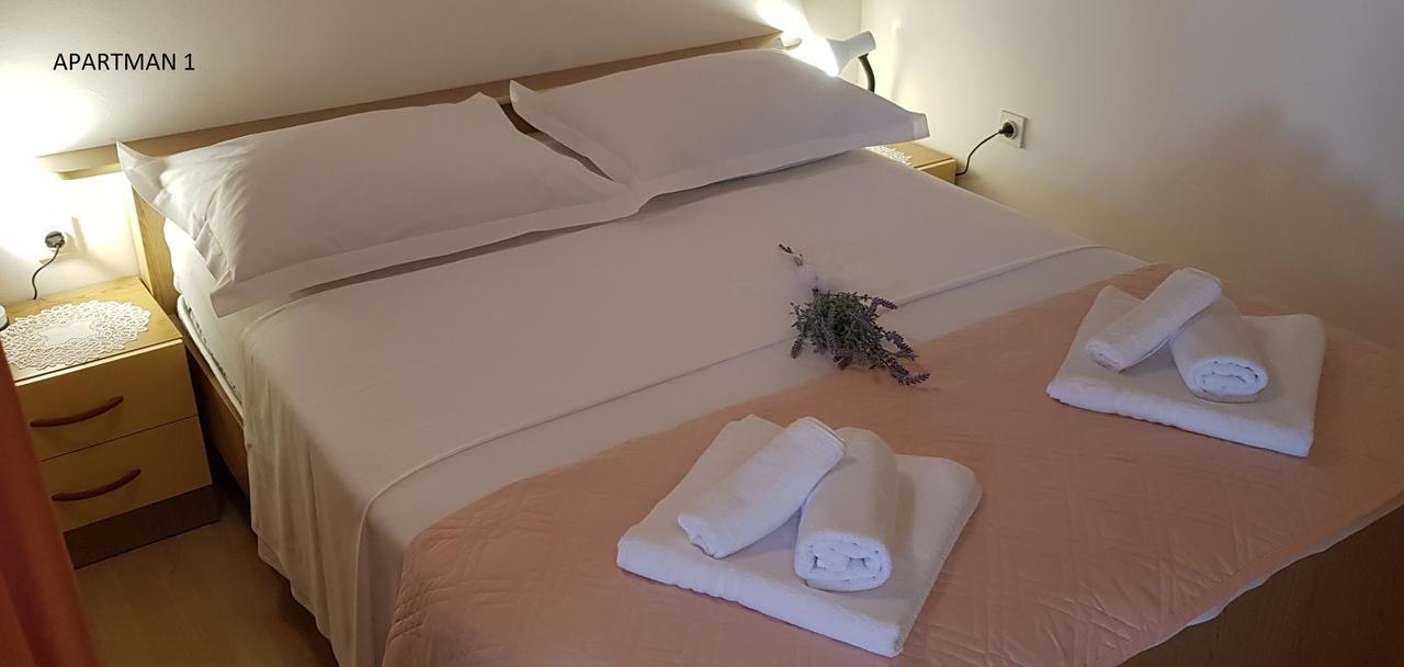 Apartments Olga & Jure بيساك المظهر الخارجي الصورة